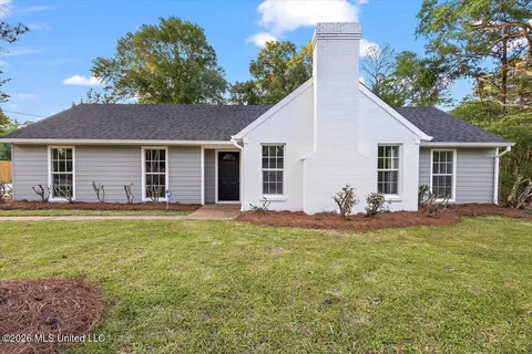 24 Village Dr, Madison, MS 39110