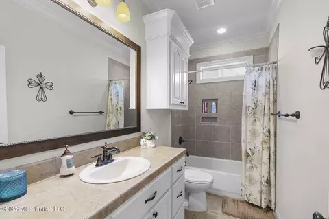 Bath - 110 Willow Crest Cir, Brandon, MS 39047 photo 5 of 5
