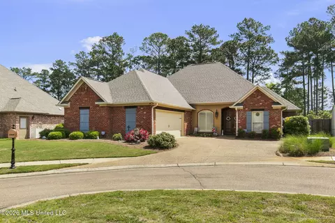 Exterior - 110 Willow Crest Cir, Brandon, MS 39047 photo 2 of 12