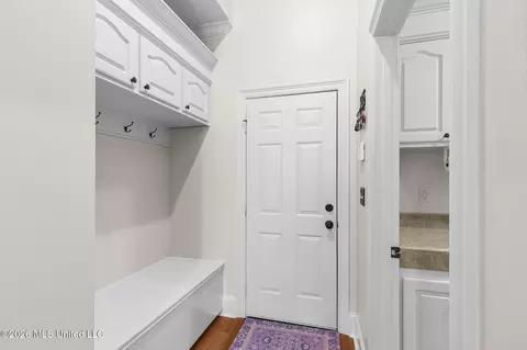 Entry Way - 110 Willow Crest Cir, Brandon, MS 39047 photo 4 of 5