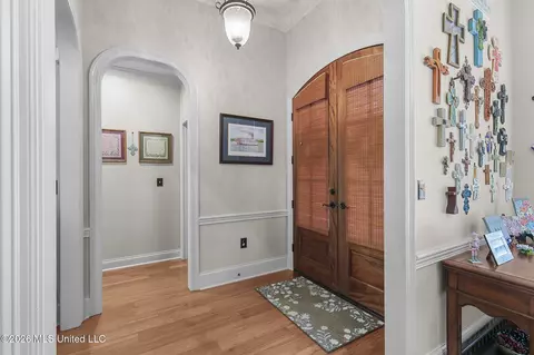 Entry Way - 110 Willow Crest Cir, Brandon, MS 39047 photo 2 of 5