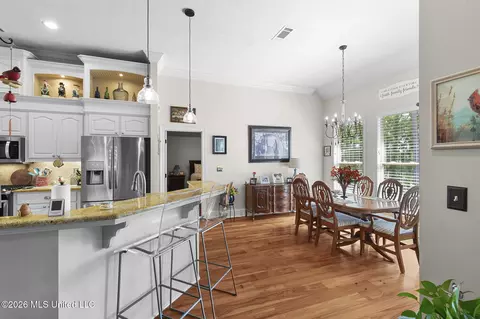 Dining - 110 Willow Crest Cir, Brandon, MS 39047 photo 3 of 3