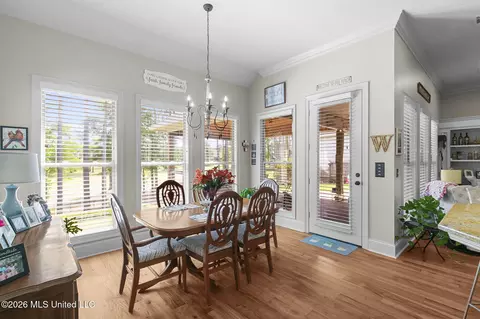 Dining - 110 Willow Crest Cir, Brandon, MS 39047 photo 2 of 3