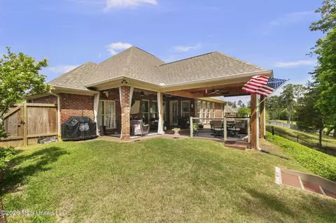 Exterior - 110 Willow Crest Cir, Brandon, MS 39047 photo 7 of 12
