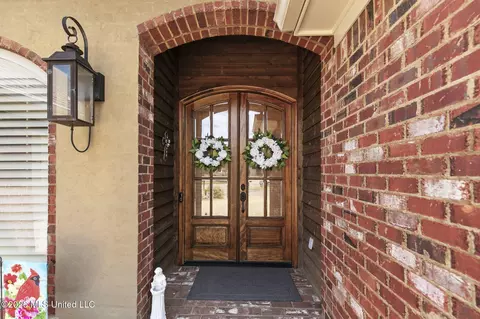 Entry Way - 110 Willow Crest Cir, Brandon, MS 39047 photo 1 of 5
