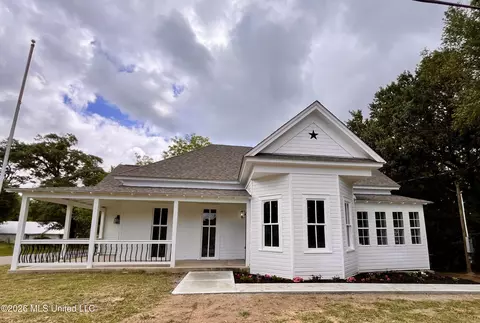 103 S 3rd St, Wiggins, MS 39577