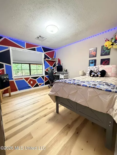 Bedroom - 151 Oak Park Dr, Forest, MS 39074 photo 5 of 5