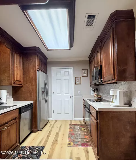 Kitchen - 151 Oak Park Dr, Forest, MS 39074 photo 3 of 3