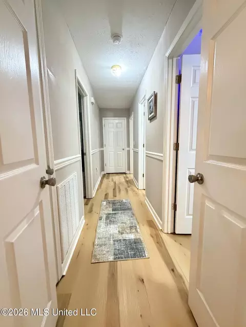 Entry Way - 151 Oak Park Dr, Forest, MS 39074 photo 2 of 2
