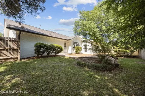 Exterior - 143 Rolling Meadows Dr, Jackson, MS 39211 photo 6 of 8