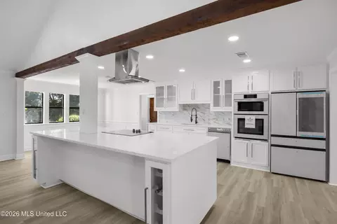 Kitchen - 143 Rolling Meadows Dr, Jackson, MS 39211 photo 1 of 3