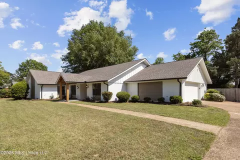 Exterior - 143 Rolling Meadows Dr, Jackson, MS 39211 photo 4 of 8