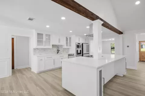 Entry Way - 143 Rolling Meadows Dr, Jackson, MS 39211 photo 1 of 1
