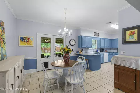 Dining - 1113 Orchardview Cv, Brandon, MS 39042 photo 2 of 4