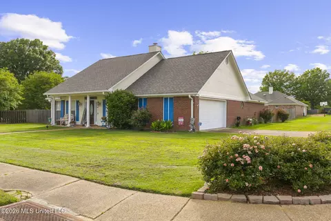 Exterior - 1113 Orchardview Cv, Brandon, MS 39042 photo 4 of 15
