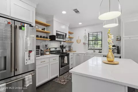 Kitchen - 3555 Cowan Pl, Jackson, MS 39216 photo 2 of 5