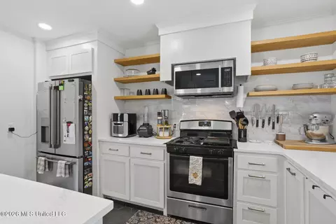 Kitchen - 3555 Cowan Pl, Jackson, MS 39216 photo 5 of 5