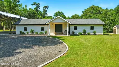 280 Bobby Ln, Picayune, MS 39466