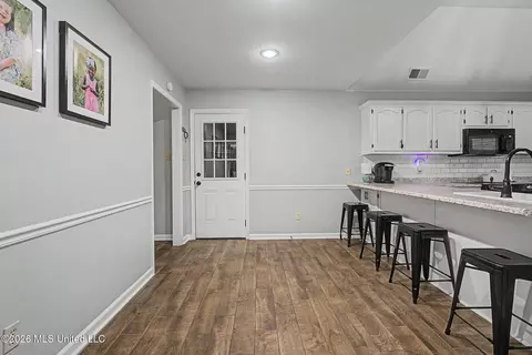 Entry Way - 2601 Birch Island Dr, Nesbit, MS 38651 photo 2 of 3