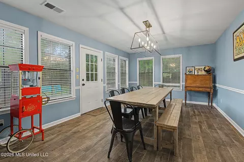 Dining - 2601 Birch Island Dr, Nesbit, MS 38651 photo 1 of 1