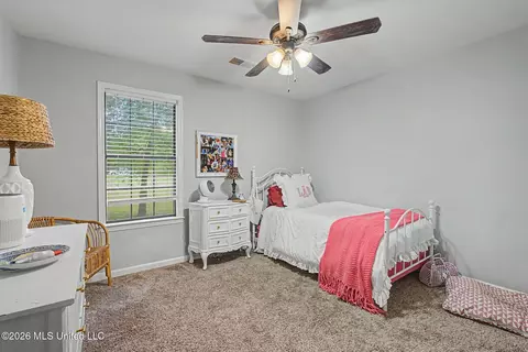 Bedroom - 2601 Birch Island Dr, Nesbit, MS 38651 photo 2 of 4