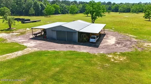 271 Bobby Ln, Picayune, MS 39466