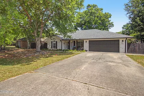 790 Koko Pl, Diamondhead, MS 39525