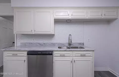 Kitchen - 1117 Plantation Blvd, Jackson, MS 39211 photo 3 of 3