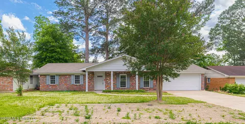 1117 Plantation Blvd, Jackson, MS 39211