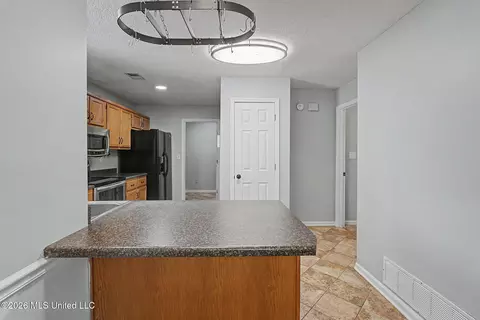 Entry Way - 6795 Goodman Rd, Walls, MS 38680 photo 2 of 5