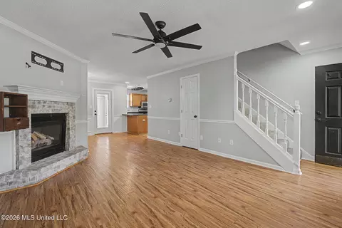 Living - 6795 Goodman Rd, Walls, MS 38680 photo 3 of 6