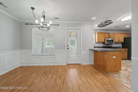 Dining - 6795 Goodman Rd, Walls, MS 38680 photo 2 of 2
