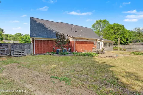 Exterior - 6795 Goodman Rd, Walls, MS 38680 photo 9 of 12