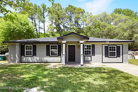 2636 Southern Dr, Gautier, MS 39553