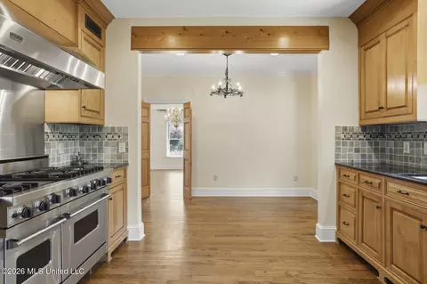Kitchen - 622 Broadway Ave, Jackson, MS 39216 photo 3 of 5