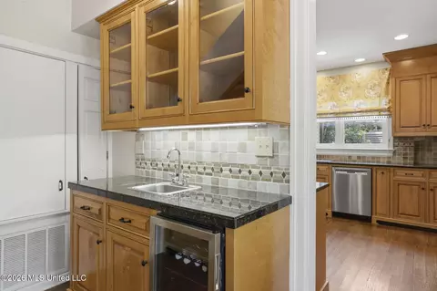 Kitchen - 622 Broadway Ave, Jackson, MS 39216 photo 5 of 5