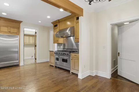 Entry Way - 622 Broadway Ave, Jackson, MS 39216 photo 2 of 2