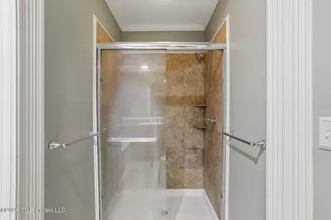 Bath - 622 Broadway Ave, Jackson, MS 39216 photo 5 of 6
