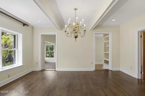 Dining - 622 Broadway Ave, Jackson, MS 39216 photo 1 of 2