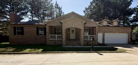 110 Asbury Dr, Starkville, MS 39759