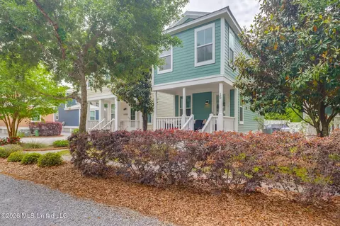 2207 Government St #15, Ocean Springs, MS 39564