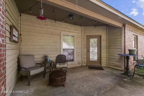 Exterior - 244 Stonebridge Blvd, Brandon, MS 39042 photo 5 of 8