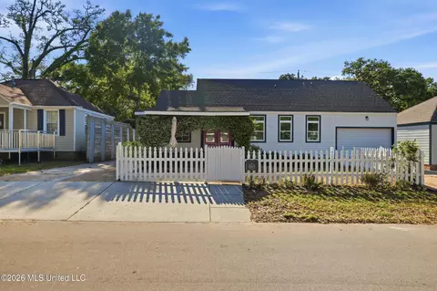 137 Keesler Cir, Biloxi, MS 39530