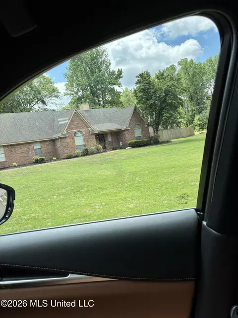 425 Augusta Dr, Hernando, MS 38632