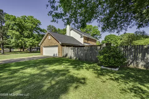Exterior - 201 Oak Bnd, Madison, MS 39110 photo 3 of 10
