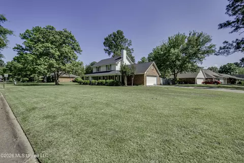 Exterior - 201 Oak Bnd, Madison, MS 39110 photo 2 of 10