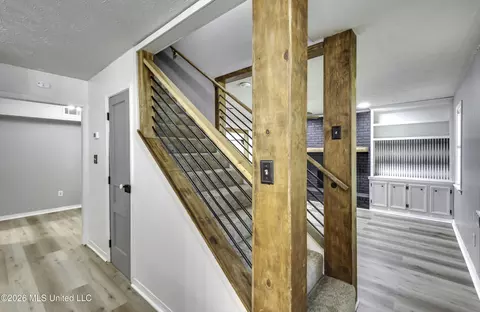 Entry Way - 201 Oak Bnd, Madison, MS 39110 photo 1 of 2