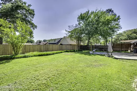 Exterior - 201 Oak Bnd, Madison, MS 39110 photo 6 of 10