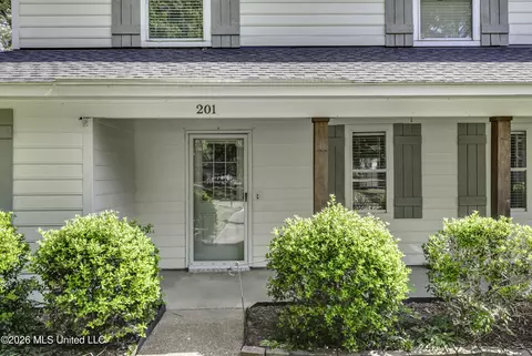 Exterior - 201 Oak Bnd, Madison, MS 39110 photo 5 of 10