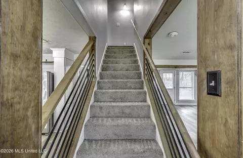 Entry Way - 201 Oak Bnd, Madison, MS 39110 photo 2 of 2